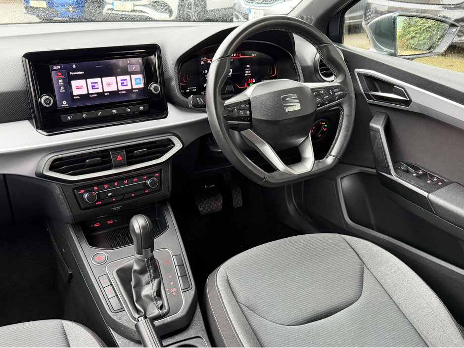 2023 SEAT Ibiza Folding Mirrors...Background Lighting €17,400