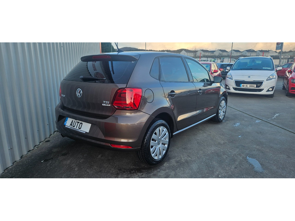 2015 Volkswagen Polo - image 12