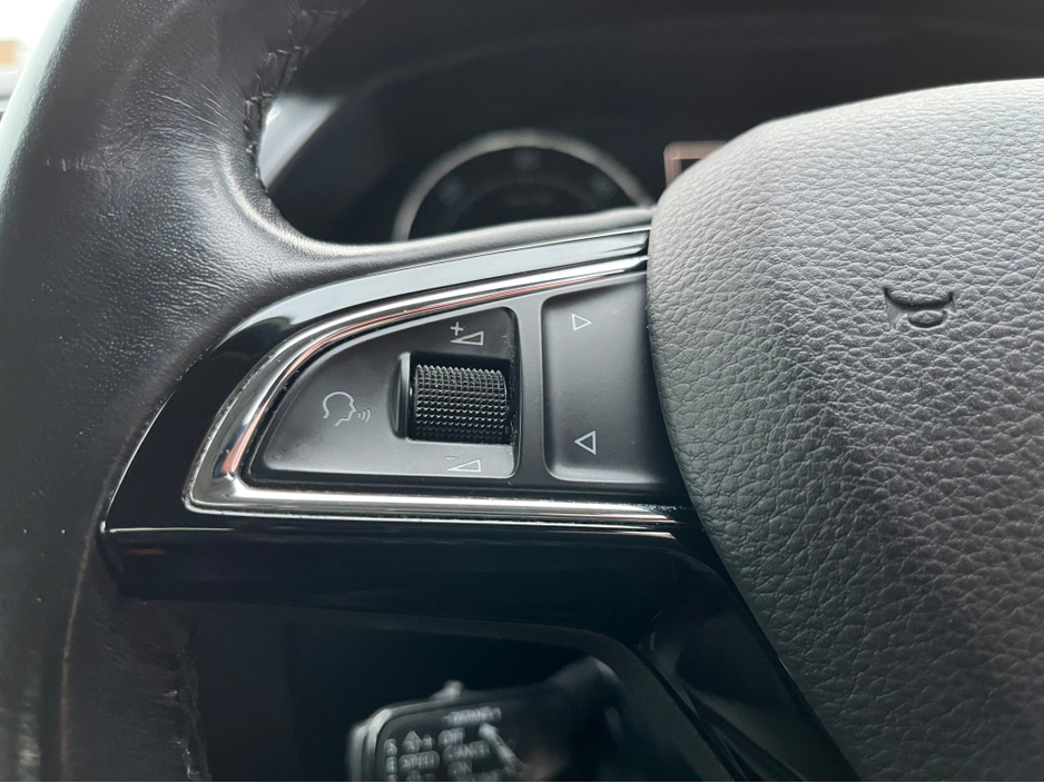 2016 Skoda Superb - image 11