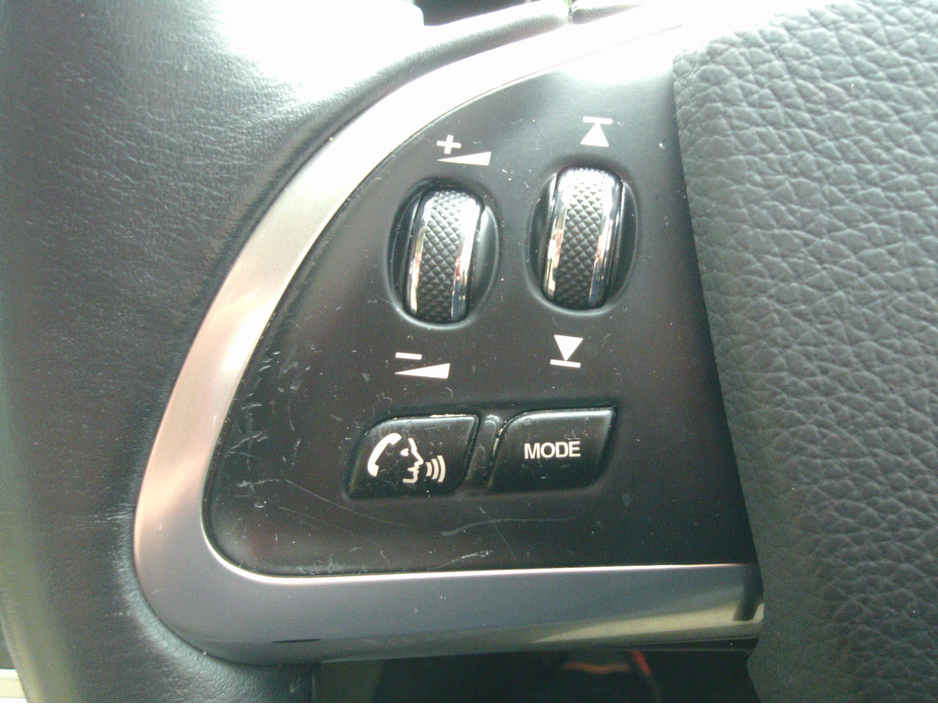 2014 Jaguar XF - image 22