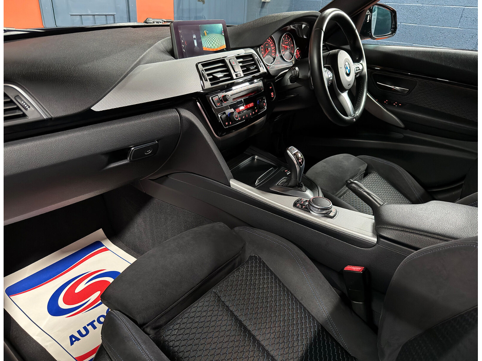 2017 BMW 3 Series - image 31