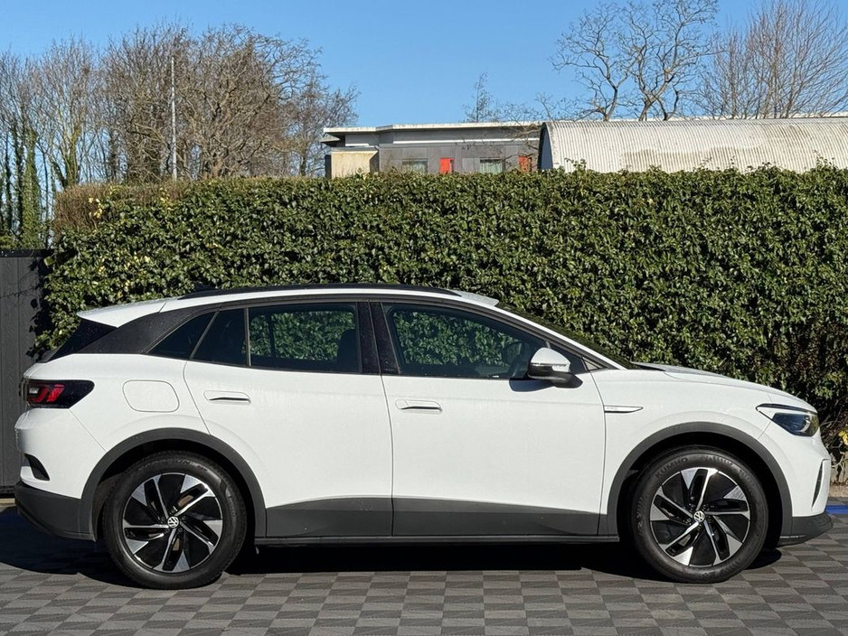 2022 Volkswagen ID.4 - image 2