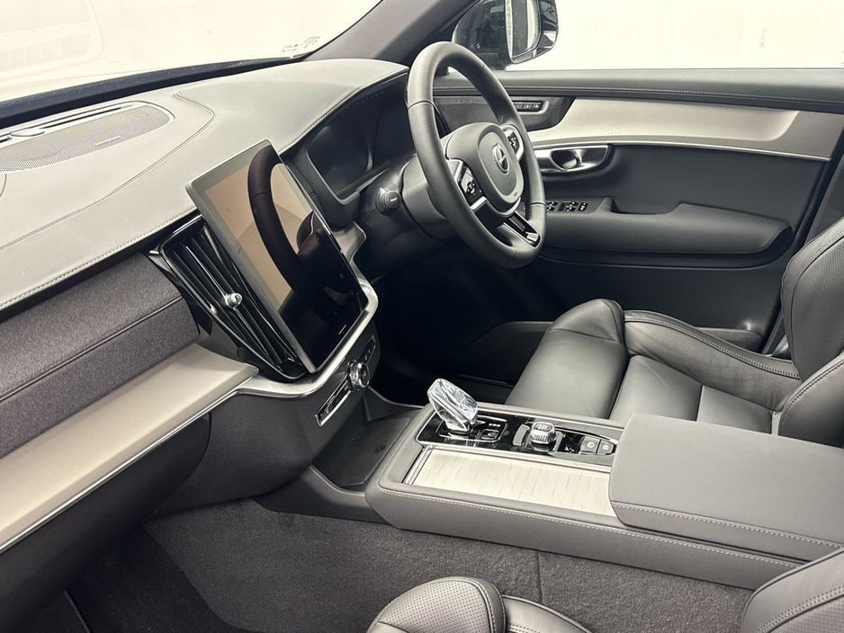 2026 Volvo XC90 - image 2
