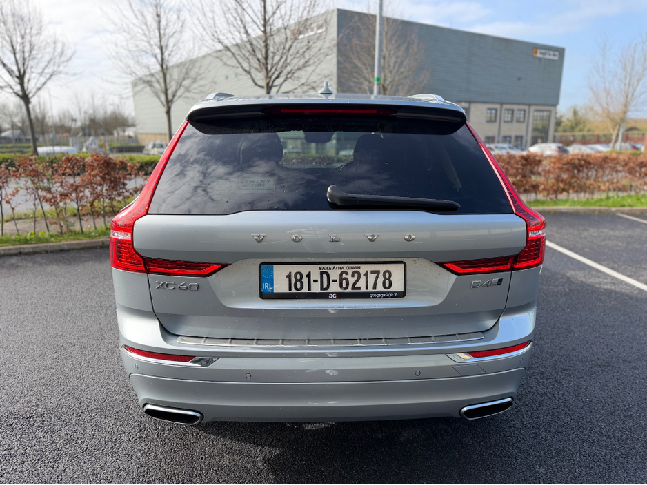 2018 Volvo XC60 - image 5