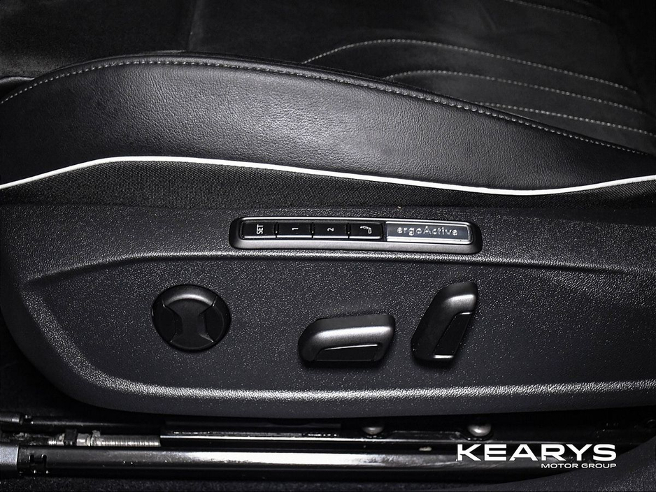 2023 Volkswagen ID.5 - image 15