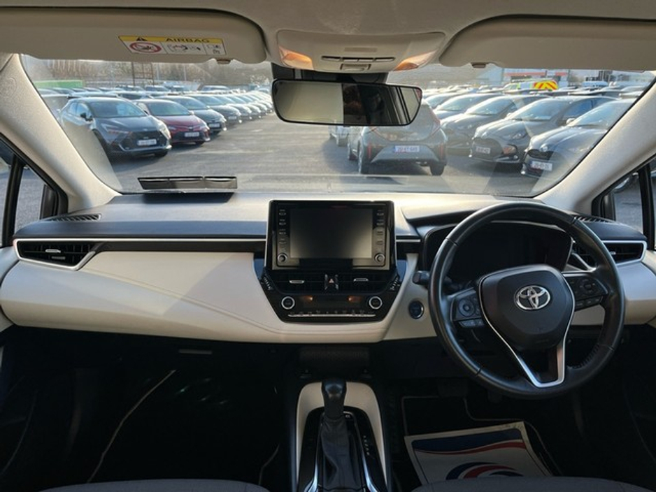 2021 Toyota Corolla - image 8