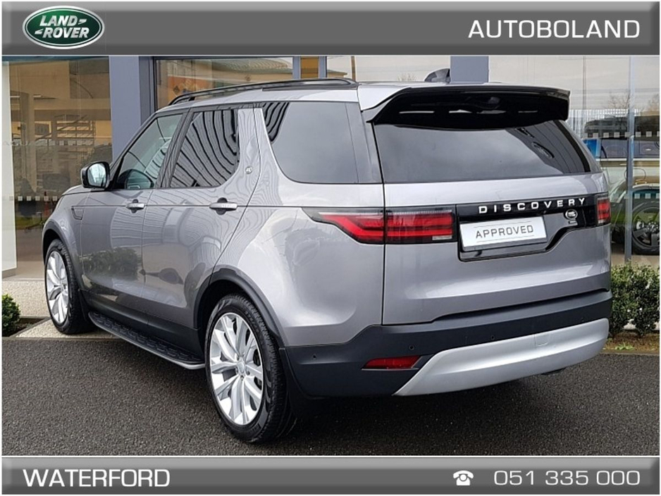 2022 Land Rover Discovery - image 3