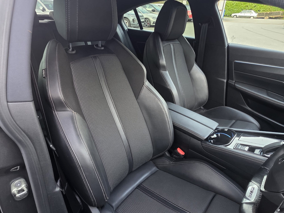 2021 Peugeot 508 - image 9