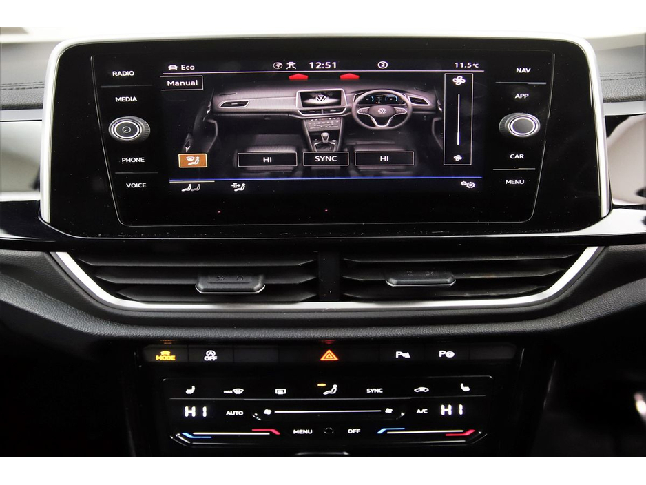 2023 Volkswagen T-Roc - image 23