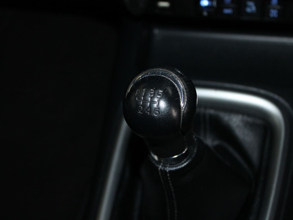 2024 Toyota Hilux - image 19