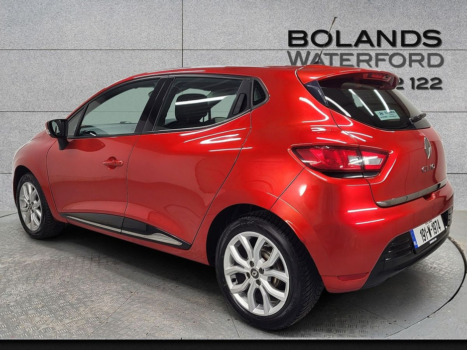 2019 Renault Clio - image 2