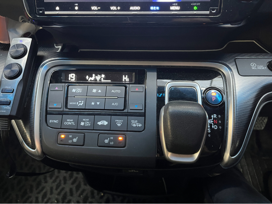 2019 Honda Stepwagon - image 20