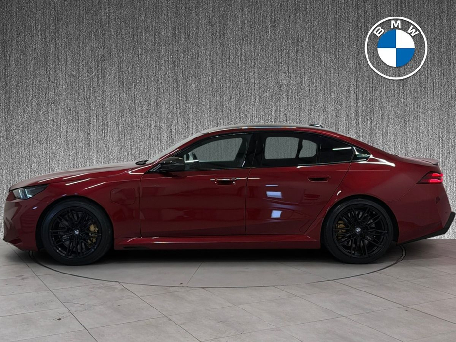 2024 BMW M5 - image 3