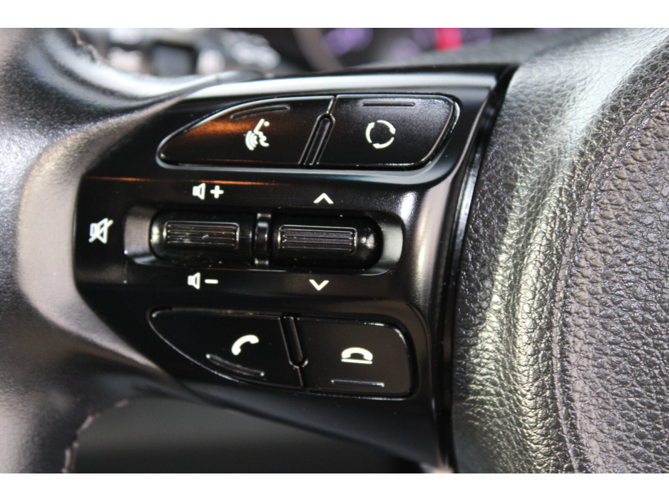 2019 Kia Stonic - image 19