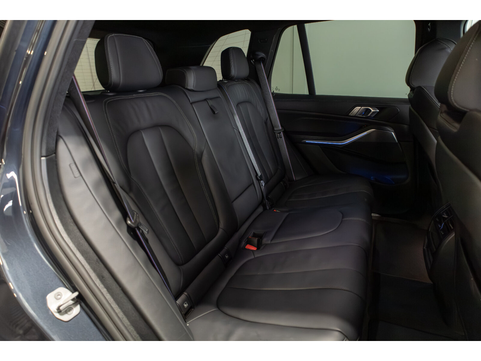 2022 BMW X5 xDrive45e M Sport €56,950