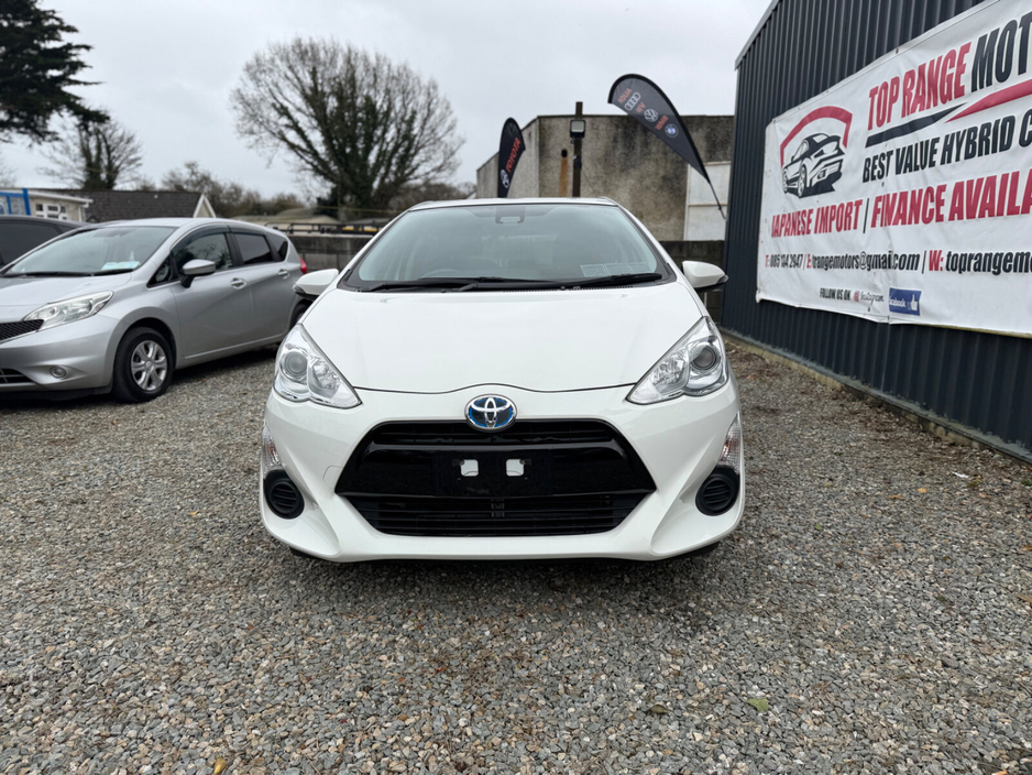 2017 Toyota Aqua - image 2