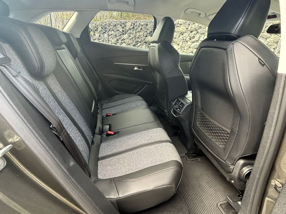 2019 Peugeot 3008 - image 27
