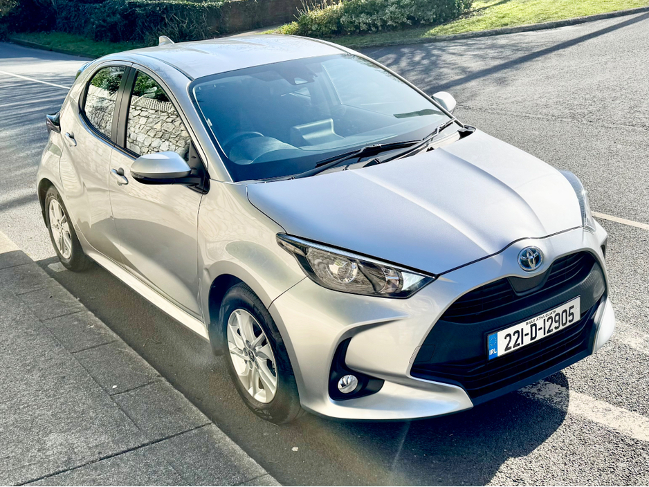 2022 Toyota Yaris - image 10