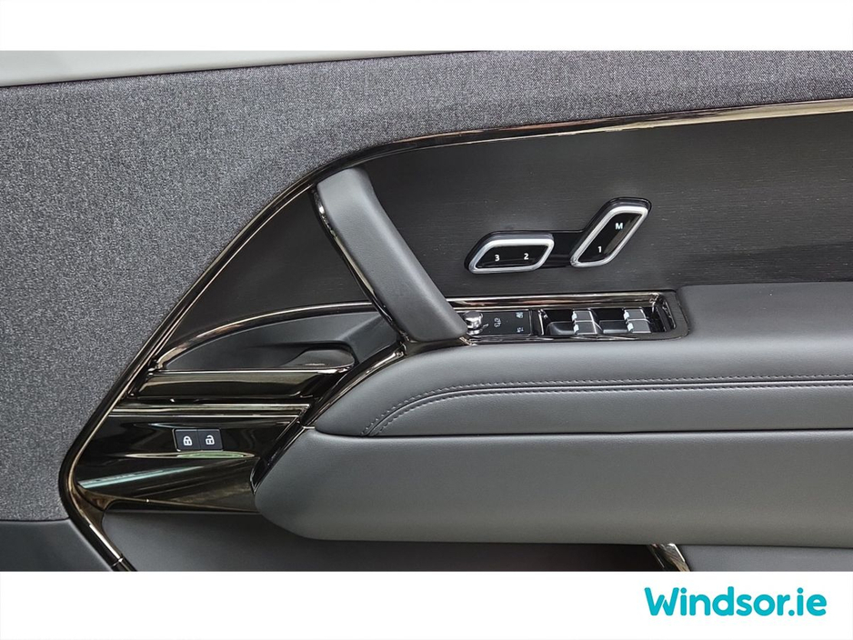 2025 Land Rover Range Rover Sport - image 18