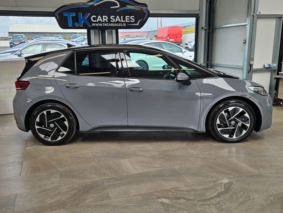 2023 Volkswagen ID.3 - image 2