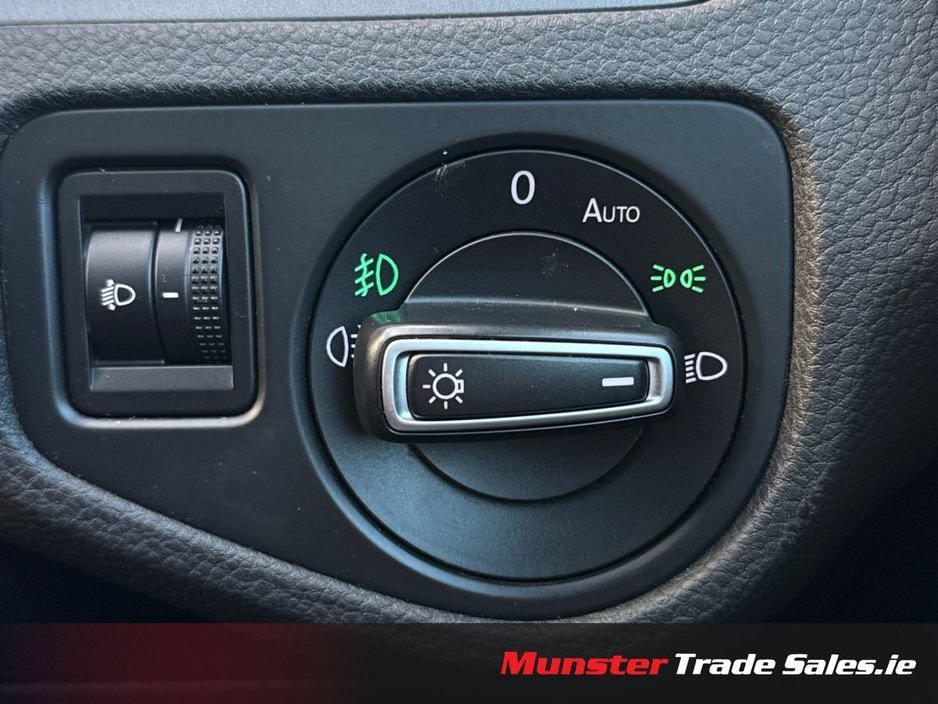 2016 Volkswagen Golf - image 12