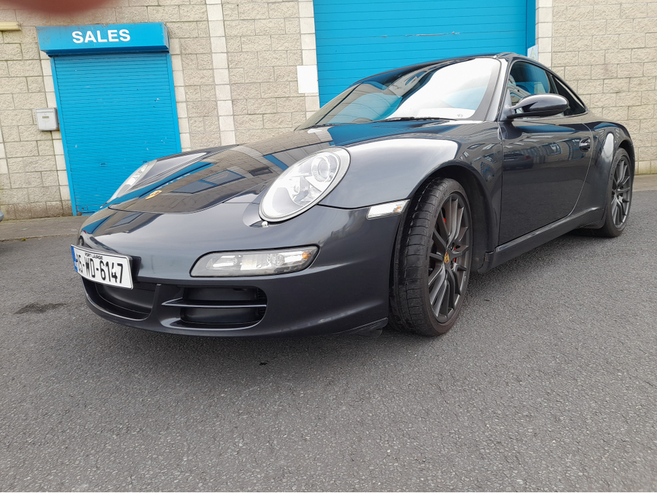 2005 Porsche 911 - image 10