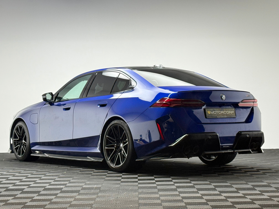 2025 BMW M5 - image 5