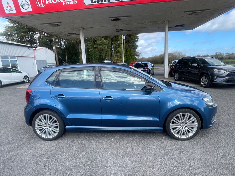 2016 Volkswagen Polo - image 8