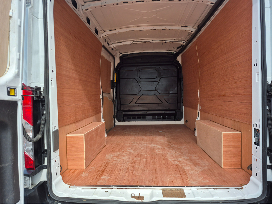 2021 Ford Transit - image 10