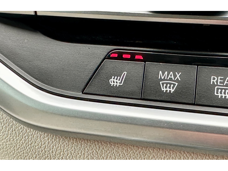 2019 BMW X5 - image 9