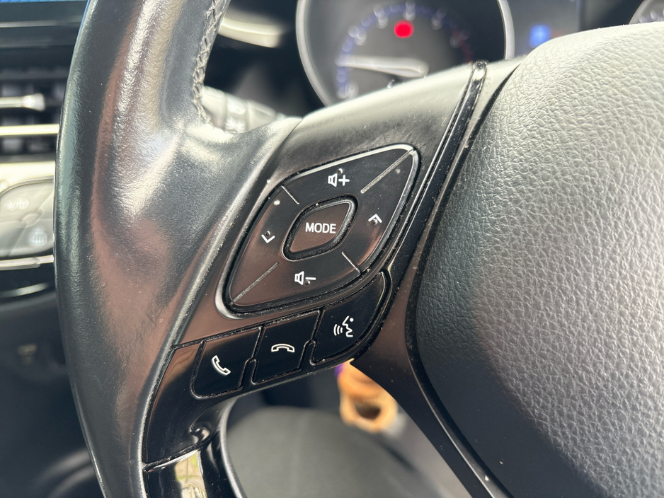 2018 Toyota C-HR - image 27