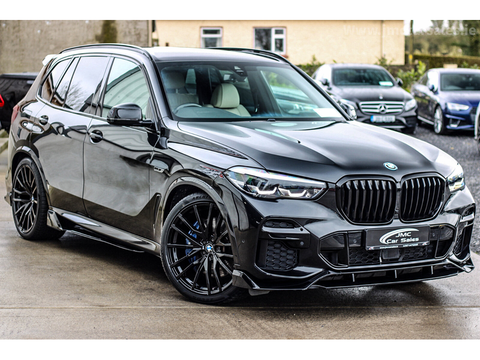 2022 BMW X5 - image 5