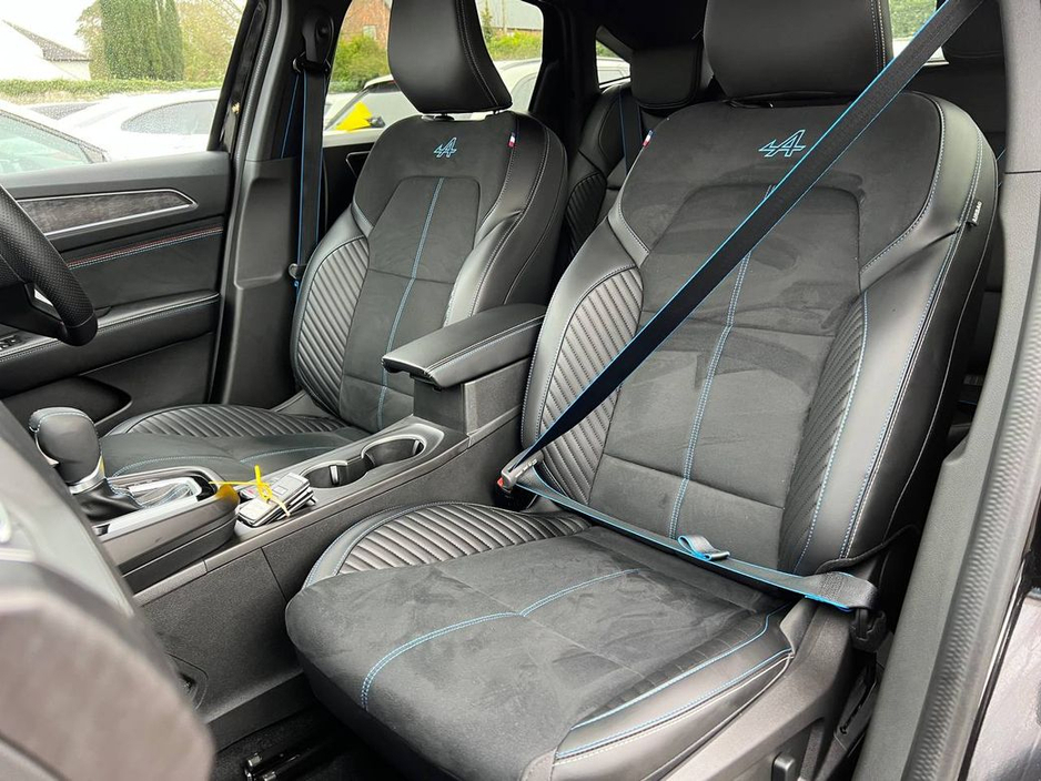 2025 Renault Arkana - image 6