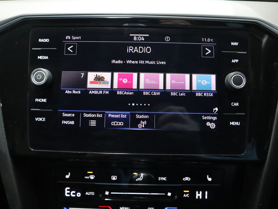 2021 Volkswagen Passat - image 17