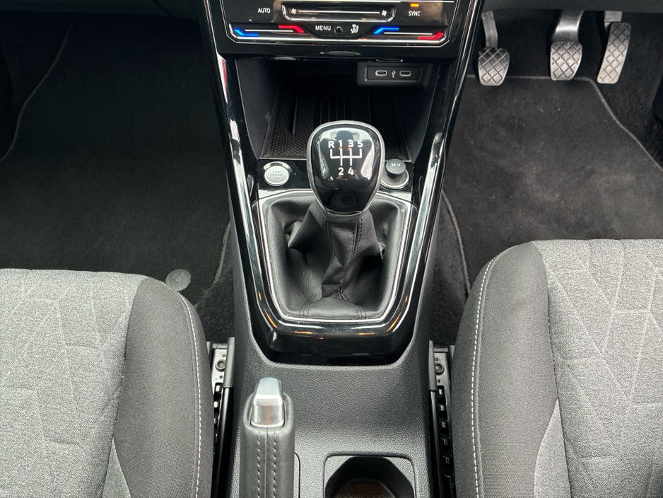 2025 Volkswagen T-Cross - image 15