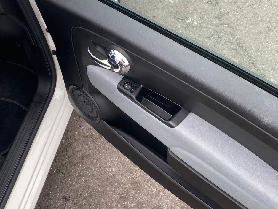 2021 Fiat 500 - image 12