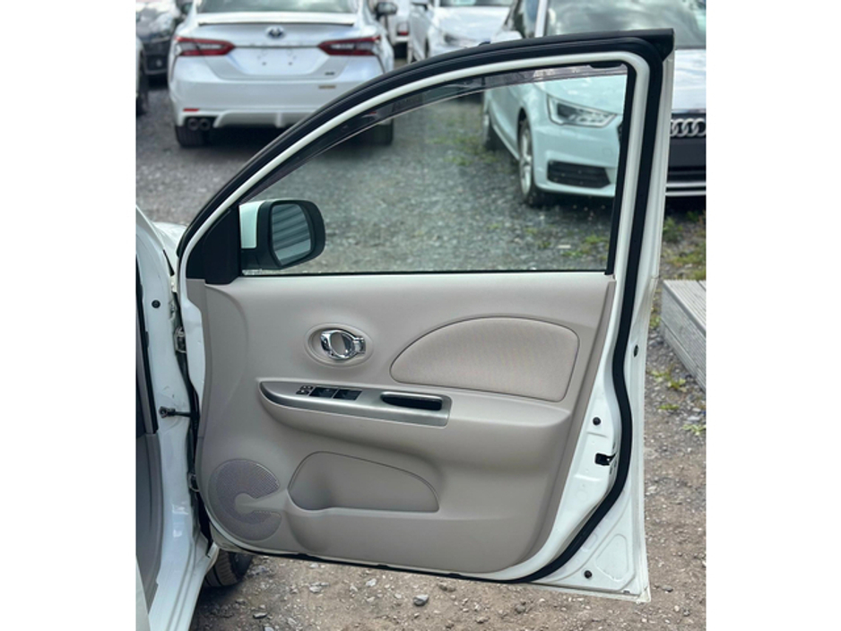 2015 Nissan March - image 11