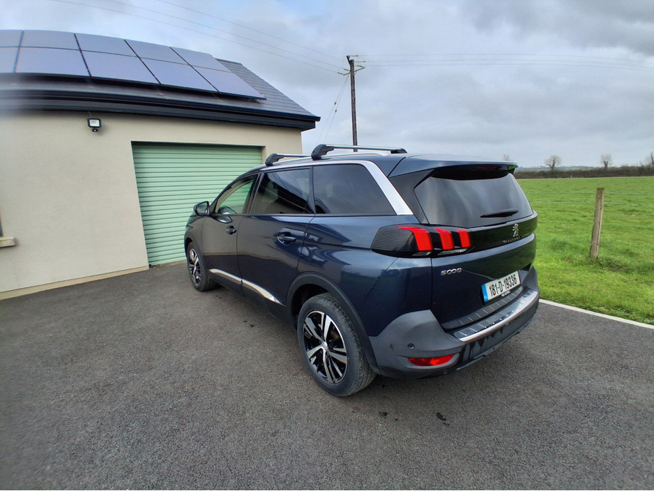 2018 Peugeot 5008 - image 6