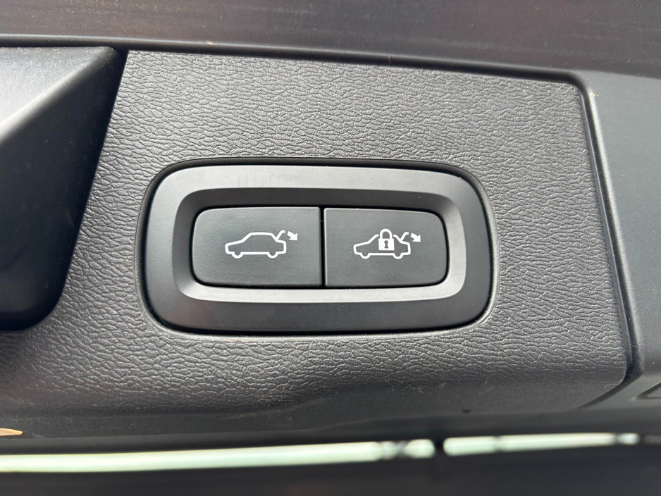 2018 Volvo XC60 T8 R-Design Pro AWD 320BHP €26,995