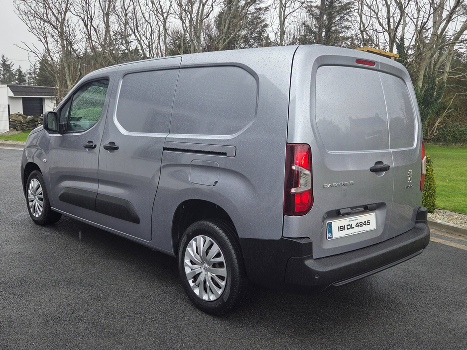 2019 Peugeot Partner - image 7