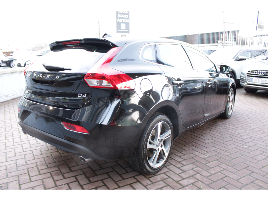 2016 Volvo V40 2.0D4 DYNAMIQUE EDITION 5DR HATCHBACK AUTOMATIC // 1 OWNER CAR WITH ONLY 56,000 KMS IN AS NEW CONDITION // BUY WITH CONFIDENCE AA AND SIMI APPROVED DEALER 2026 // FINANCE ARRANGED // TRADE INS WELCOME €15,950