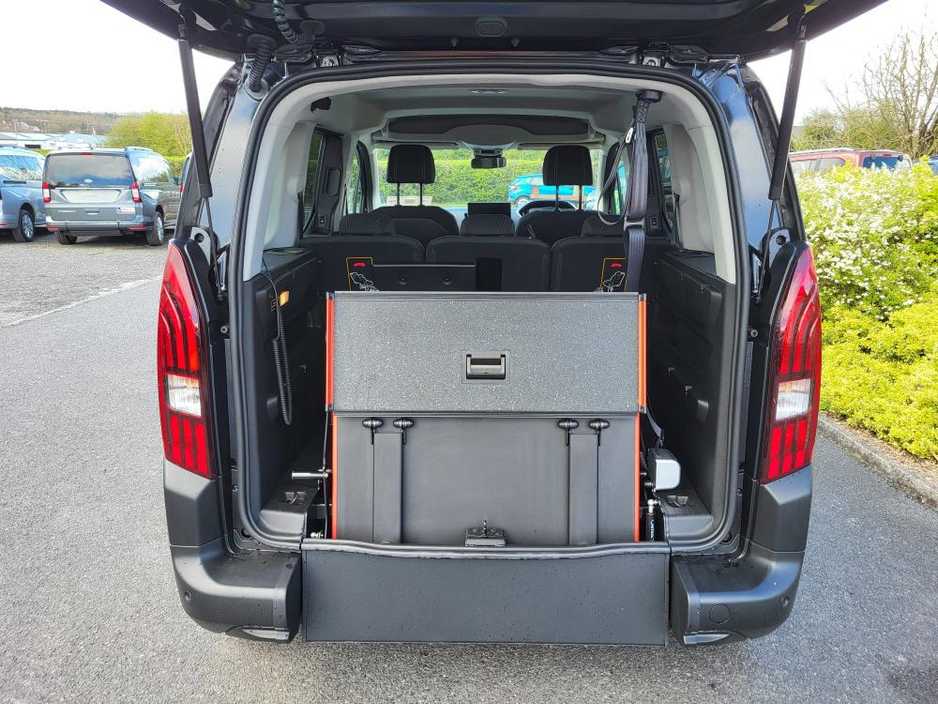 2026 Peugeot Rifter - image 10