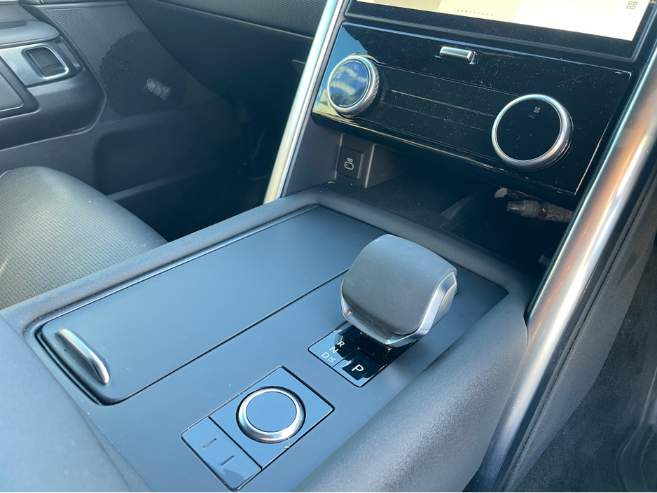 2023 Land Rover Discovery (232) LAND ROVER DISCOVERY 3.0 SD6 R-DYNAMIC OVERFINCH €48,950