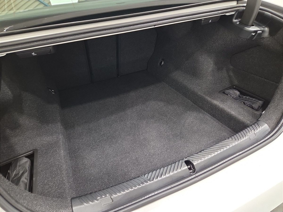 2024 BMW 5 Series - image 13