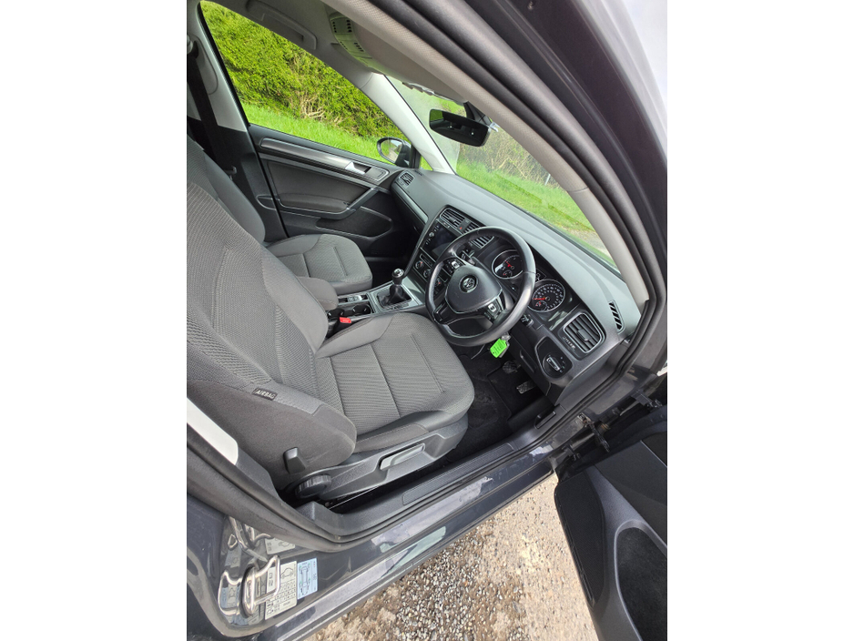 2018 Volkswagen Golf - image 20