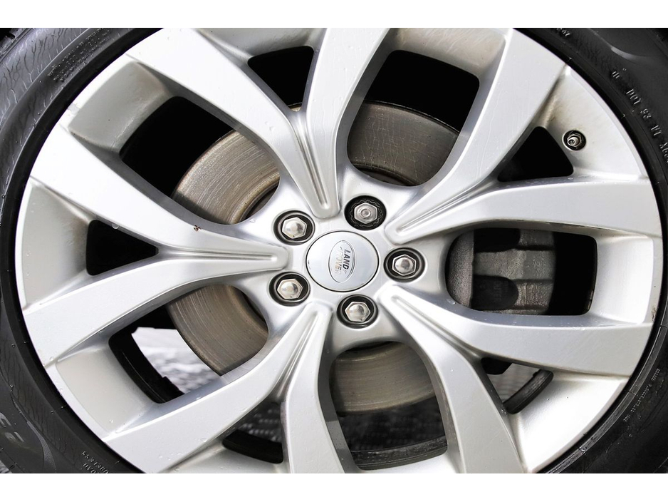 2020 Land Rover Discovery Sport - image 27