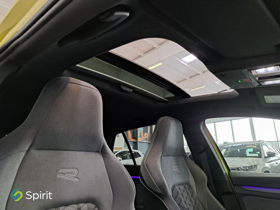 2024 Volkswagen Golf - image 17