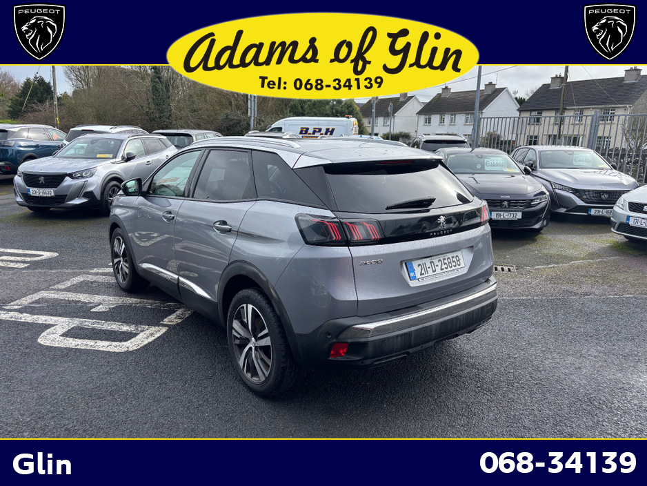 2021 Peugeot 3008 - image 3