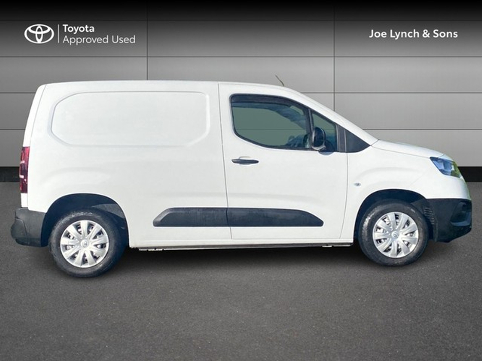2025 Toyota Proace City SWB GX 100HP 650KGS €26,950