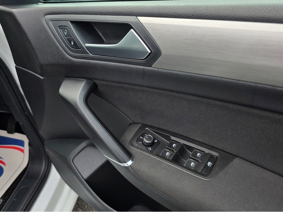 2017 Volkswagen Touran - image 10